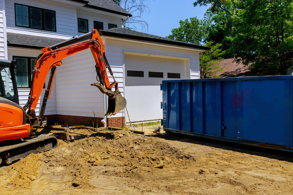 Roll-Off Dumpsters vs. Construction Dumpsters: What’s the Difference?